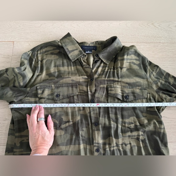 Sanctuary Camouflage Oversized Woman’s button down shirt size M - Picture 7 of 7